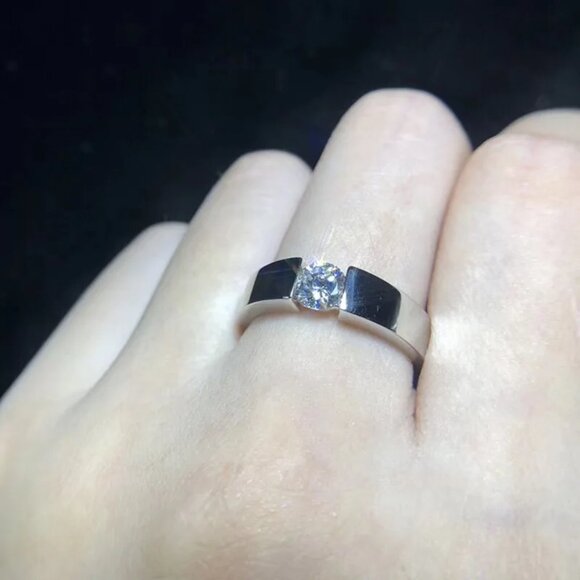 Beautiful Ladies Diamond Tension Ring / Band, .925 Solid Sterling Silver - Picture 3 of 11